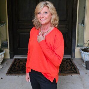 Cabi 6605 Capri Sweatshirt Spring 2024 Small EUC